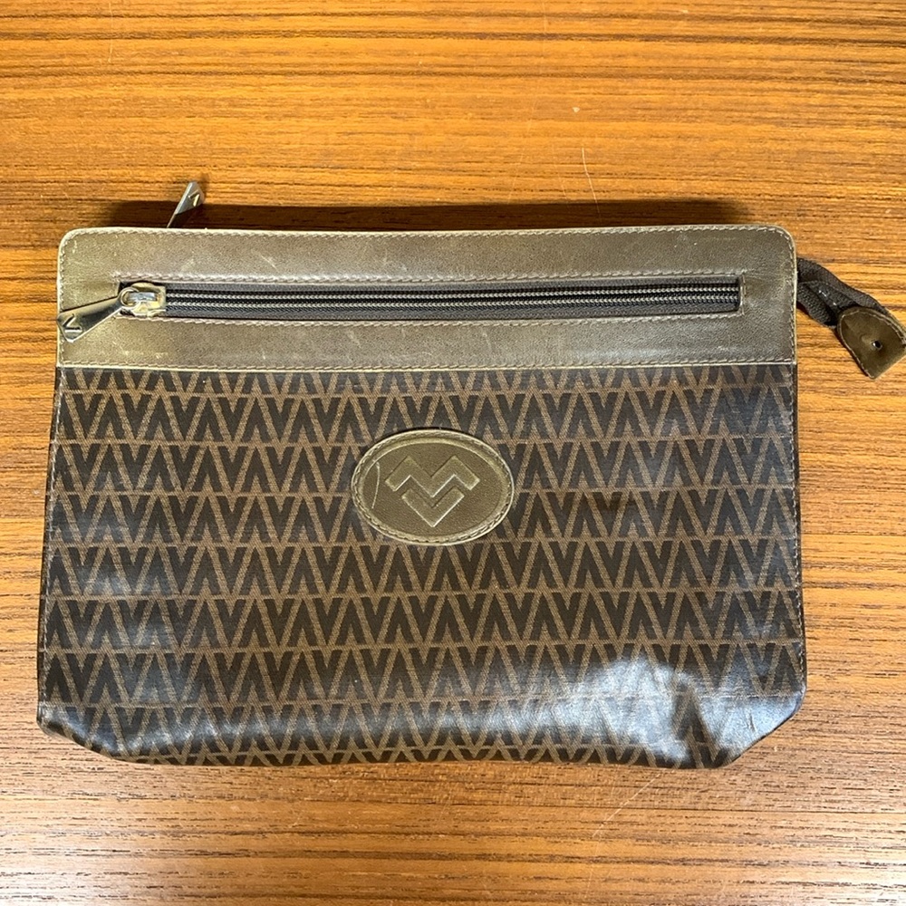 MARIO VALENTINO Vintage Leather Logo Clutch Zipper Bag